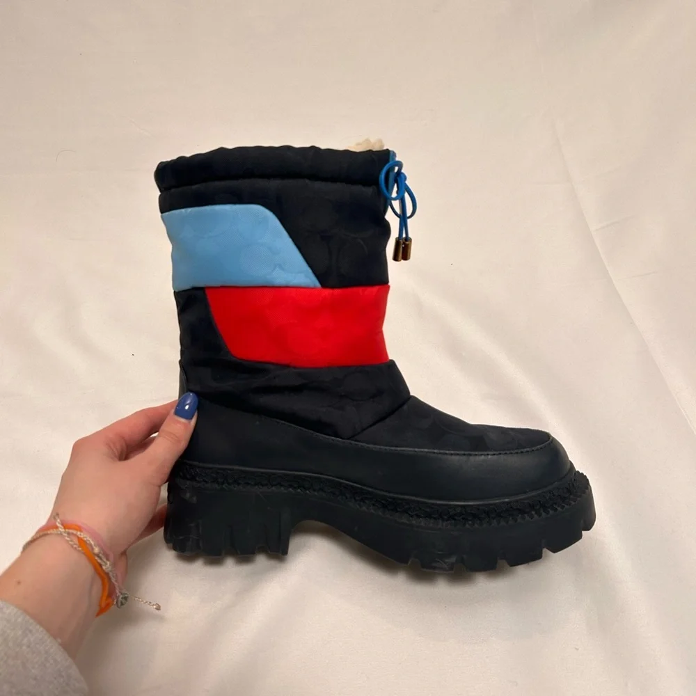 COACH WINTER BOOTS! - Picture 9 of 11